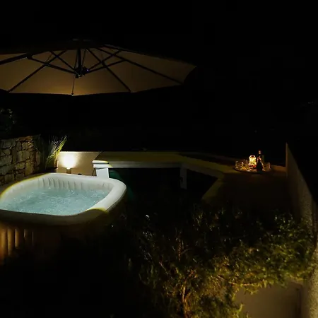Stone Garden Escape With Jacuzzi *