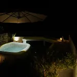 Stone Garden Escape With Jacuzzi *