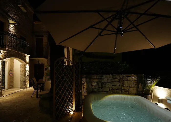Villa Stone Garden Escape With Jacuzzi