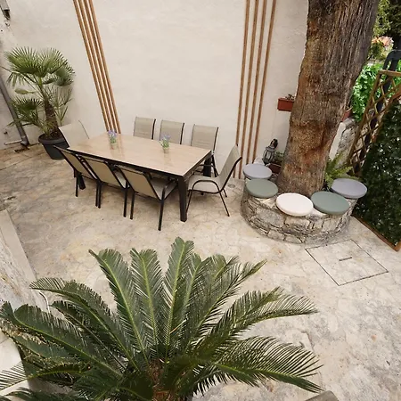 Stone Garden Escape With Jacuzzi * Split